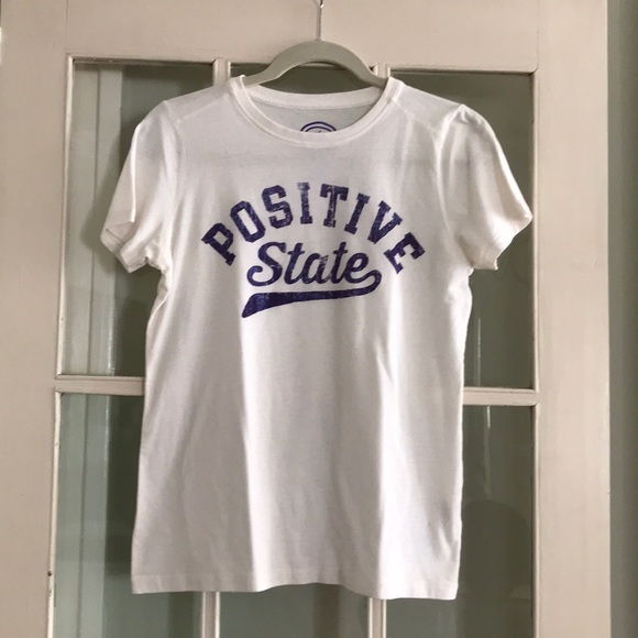 Life Is Good Tops - Life Is Good cream colored t-shirt size S Life Is Good Tops - Life Is Good cream colored t-shirt size S